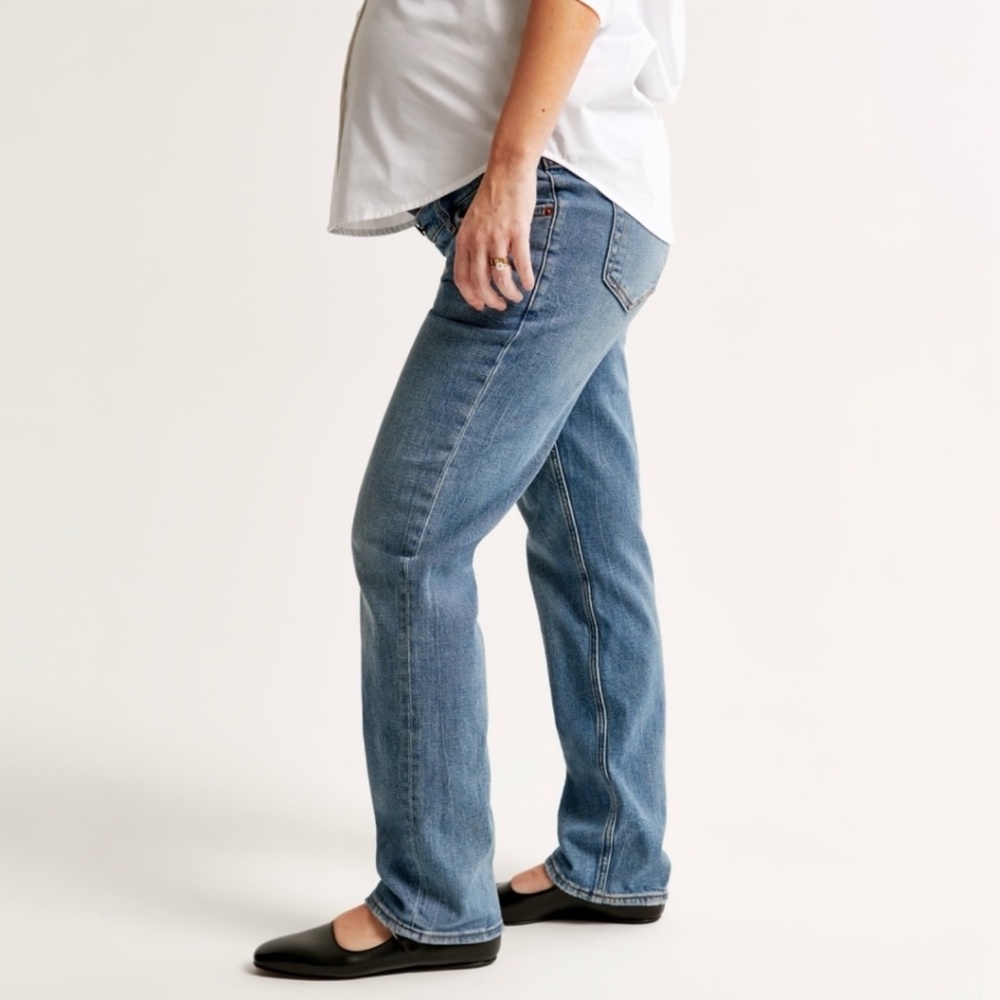 Abercrombie & Fitch Straight-Leg Jeans in Light Blue Wash